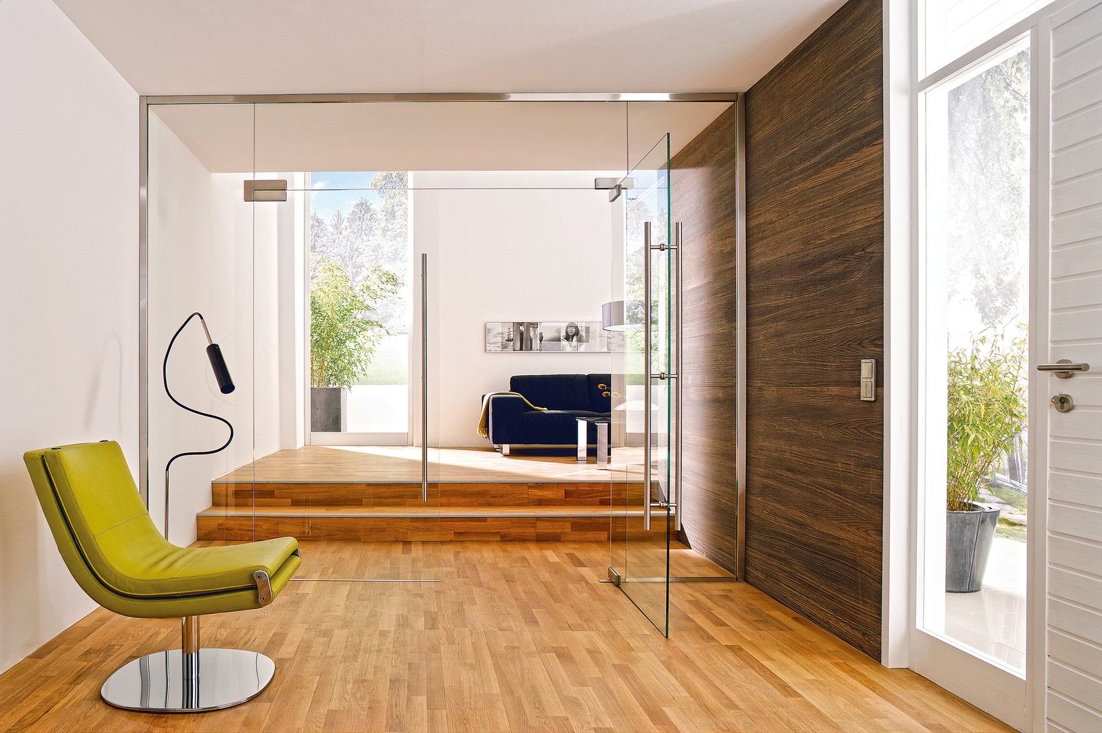 Ścianka z drzwiami całoszklanymi