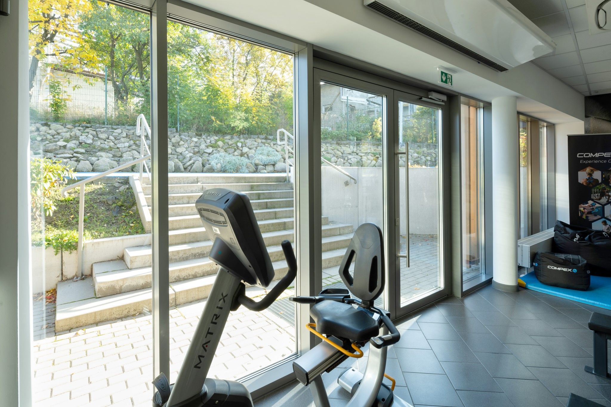 døre i aluminium: facader, vinduer