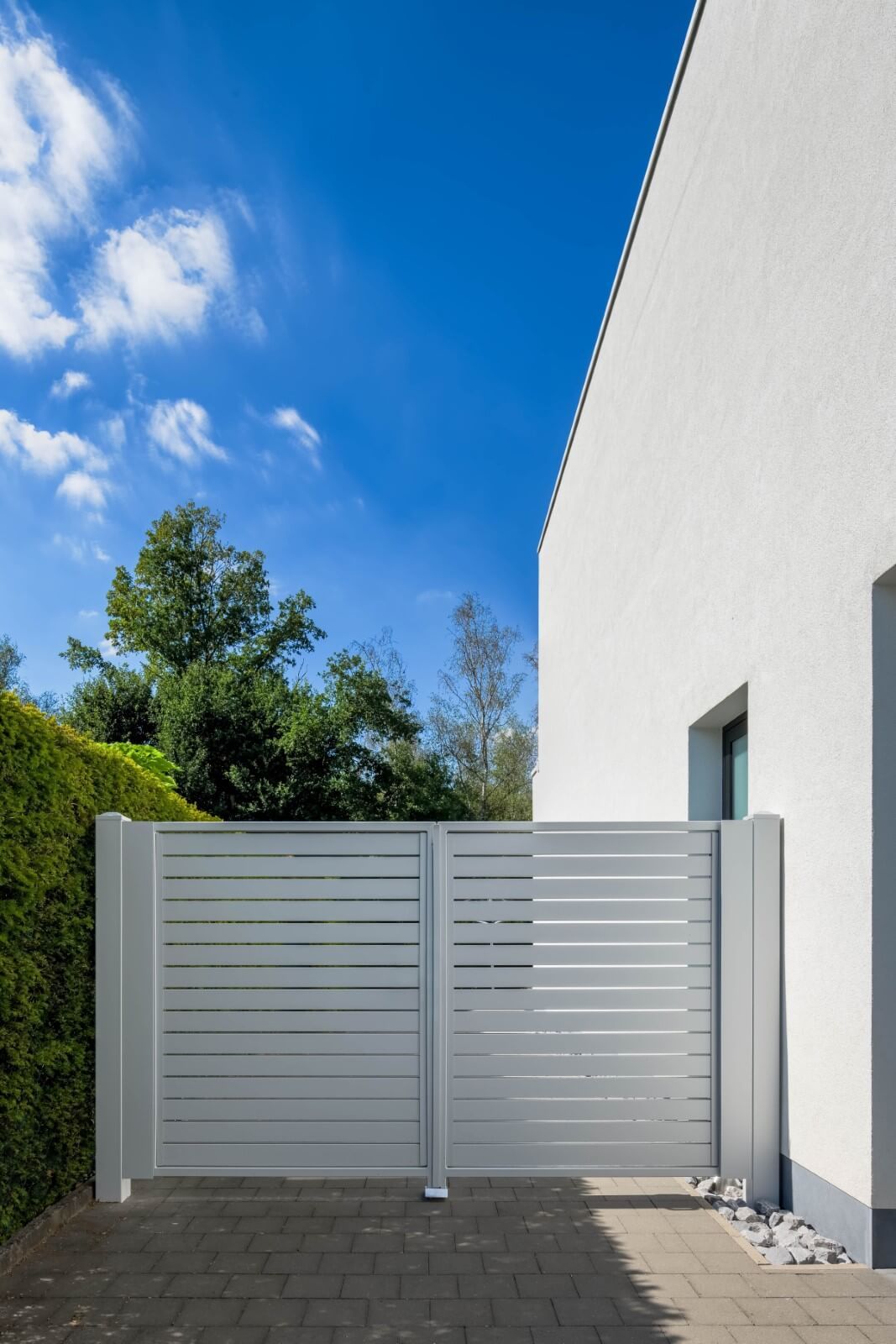 w-220901c-004_v2 AW.10.230